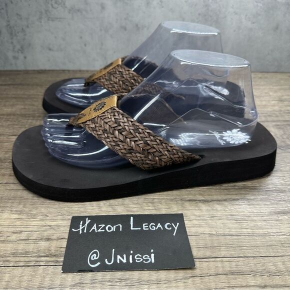 Yellow Box~Women’s~”Fionna”~ Woven Dark Brown Flip Flop Thong Sandals~Size 10 - Picture 1 of 9